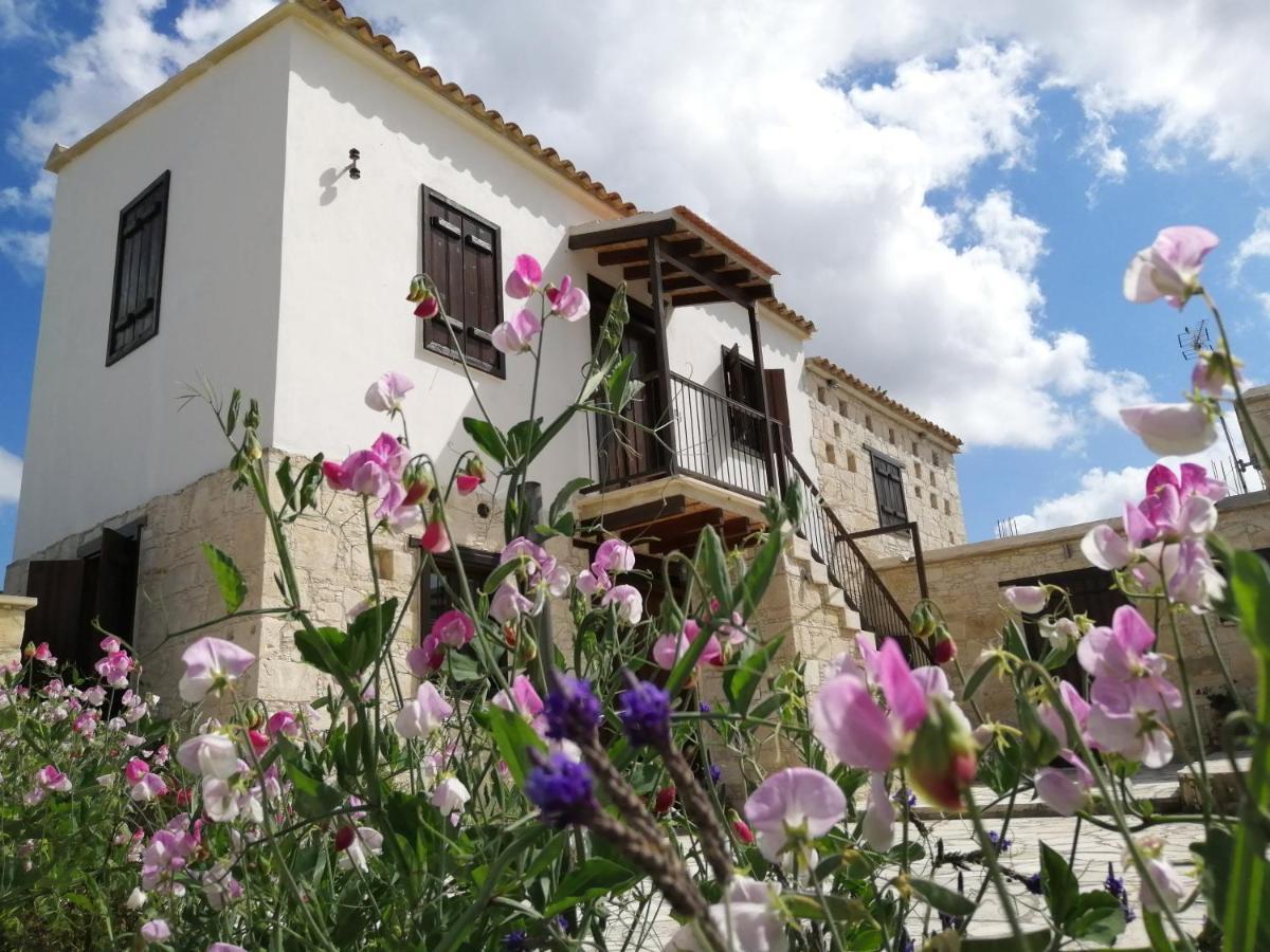 Olympia Traditional Houses Luaran gambar