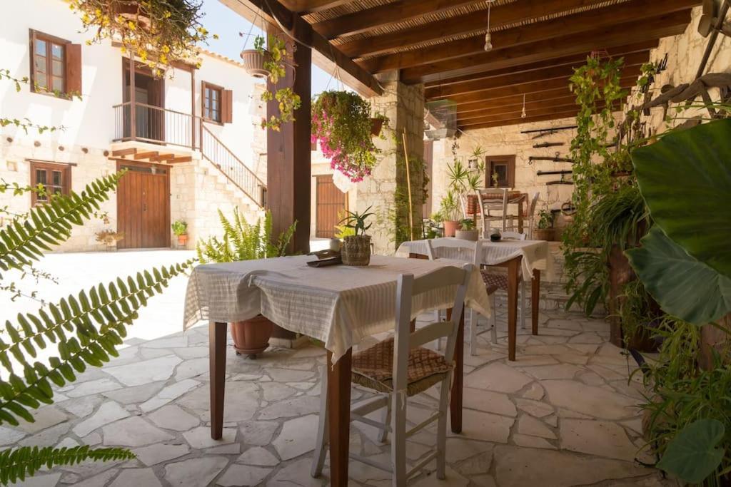 Olympia Traditional Houses Luaran gambar